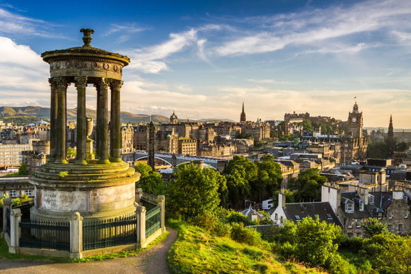 Vistas desde Calton Hill de la ciudad de Edimburgo