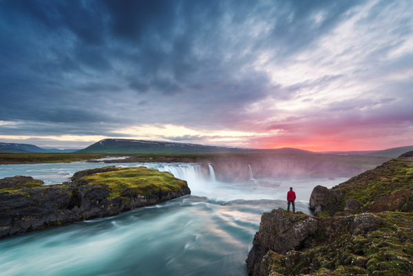 Vistas de la cascada de Godafoss en islandia