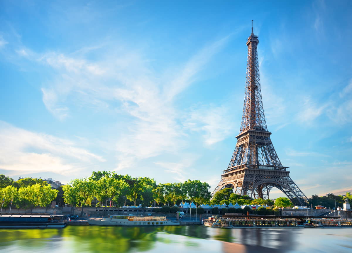Río Sena y la Tour Eiffel en París
