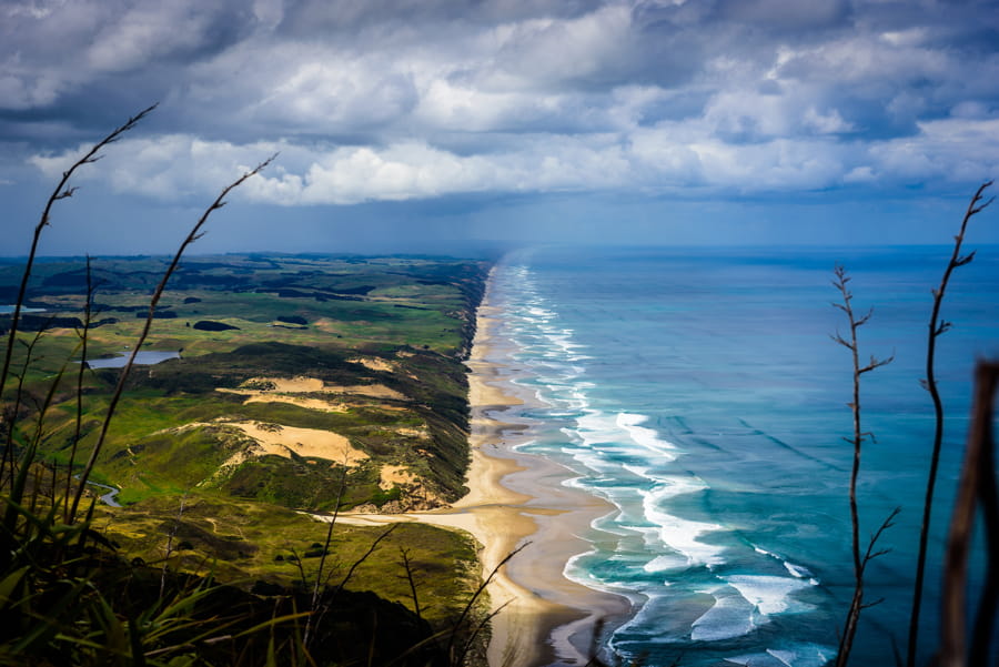 Vista aérea de playa en Nueva Zelanda