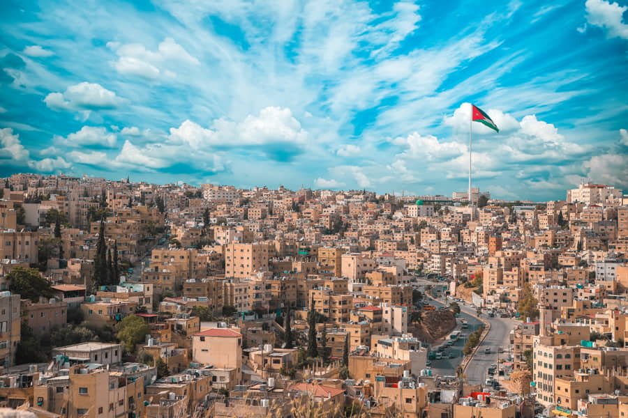 Vista panoramica de la ciudad de Amman con el Jordán