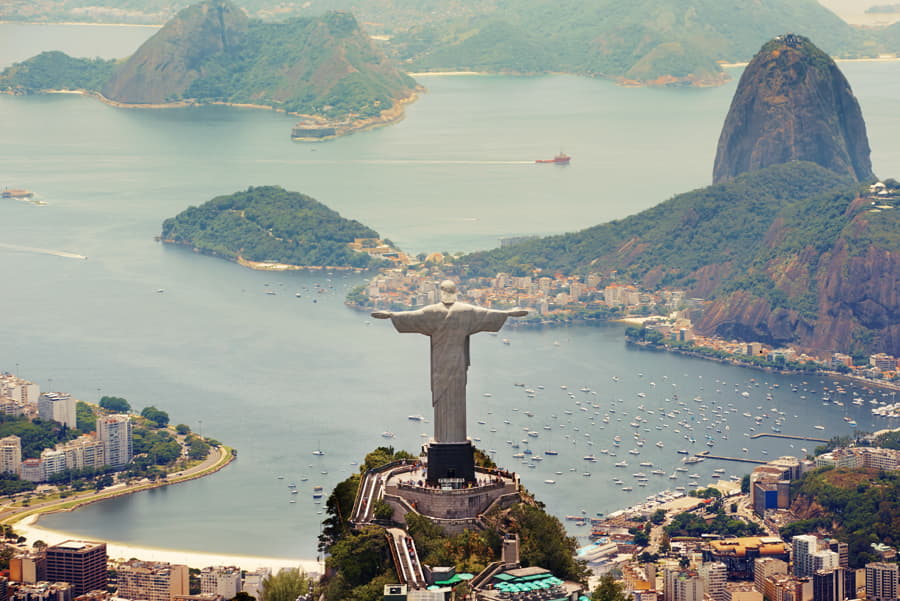 Vista Aérea de Cristo Redentor y Río de Janeiro